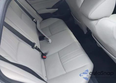 2022 Honda Accord Hybrid Touring z USA, uszkodzony, nr VIN 1HGCV3F98NA017833